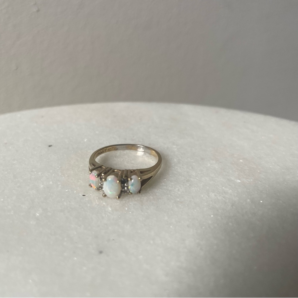 3-Stone Opal Ring size 7 - Picture 4 of 6